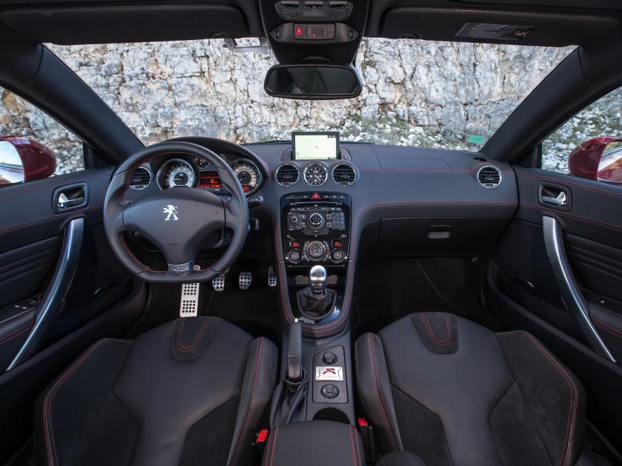  Peugeot RCZ R 2013 года  (фото 12 из 30)